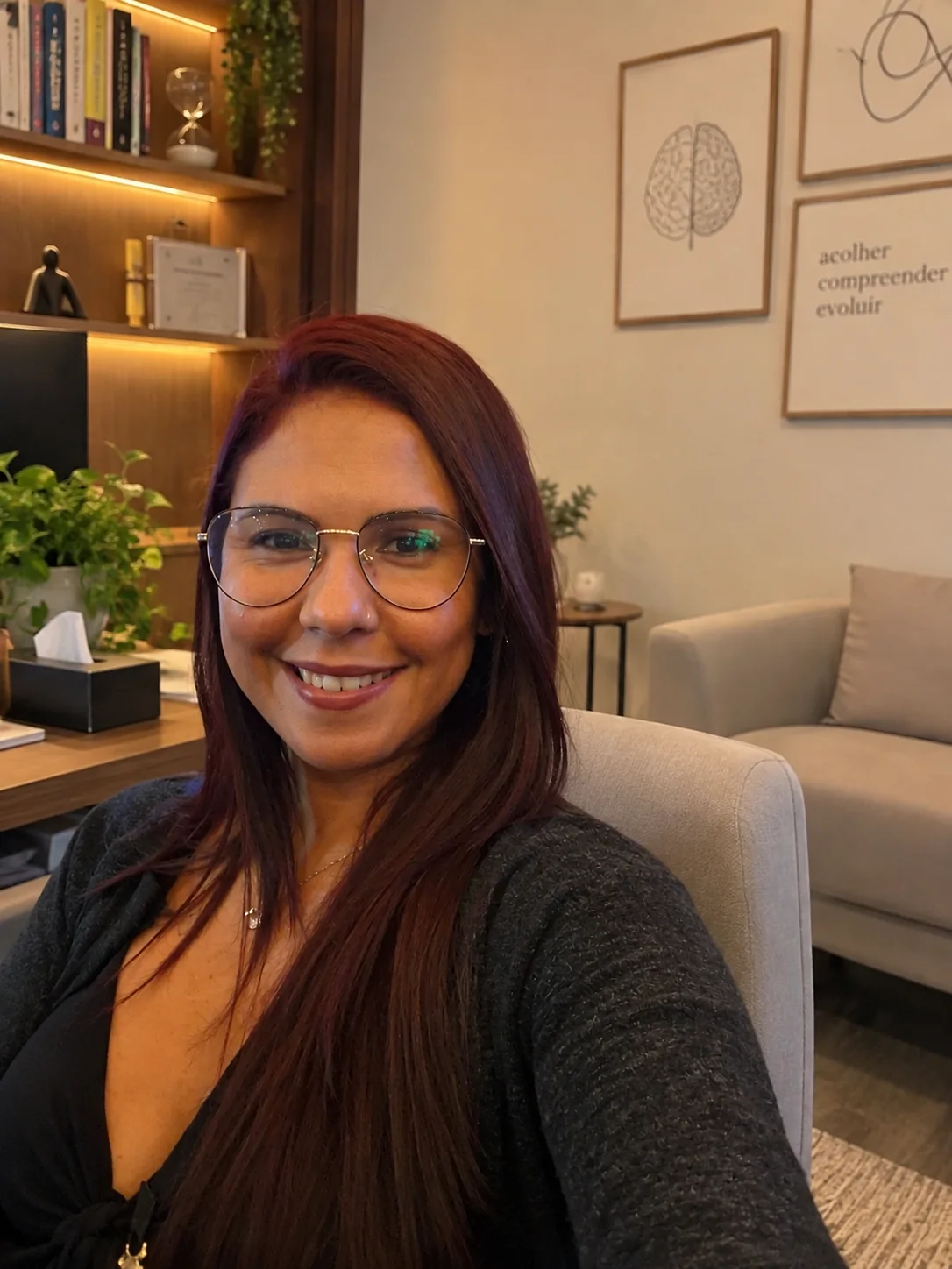 Elisa S. Albuquerque em seu consultório